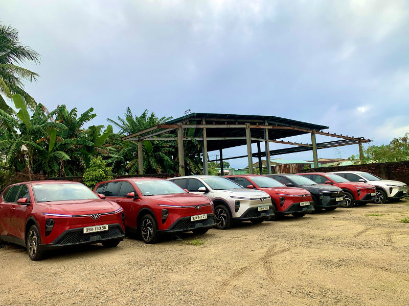 Thuê xe tự lái Đà Nẵng Limo Green 7 chỗ