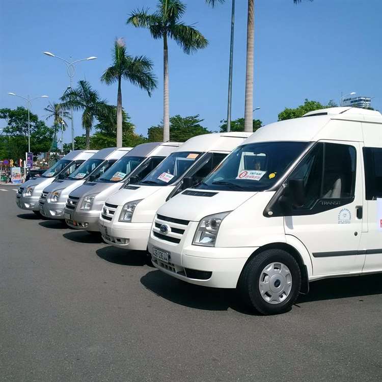 Xe phục vụ nhu cầu vận chuyển hành khách và chạy tuyến