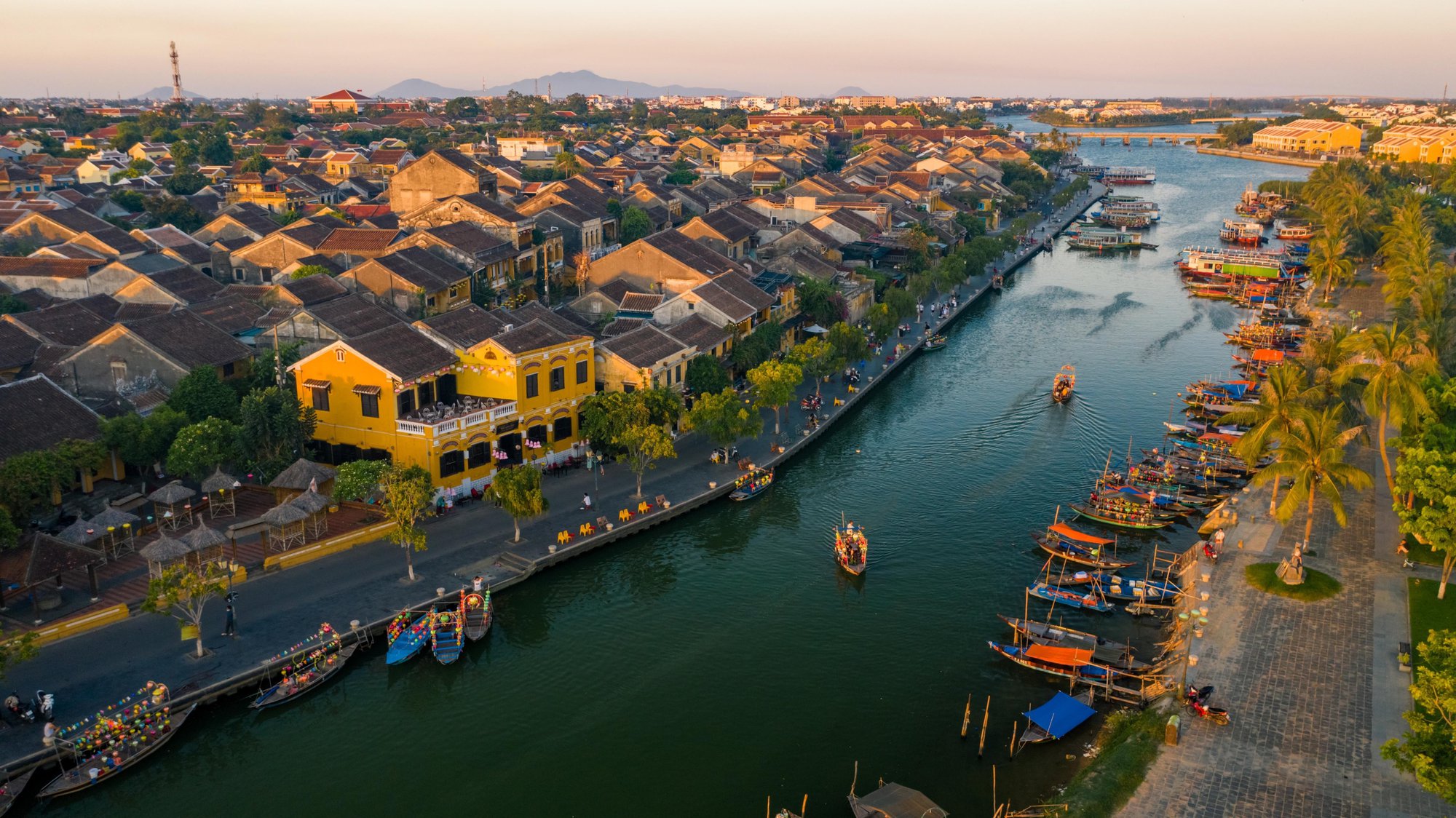 Trọn bộ kinh nghiệm đặt xe Đà Nẵng đi Hội An cho khách du lịch