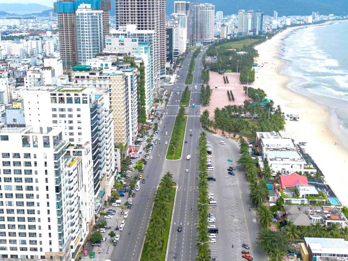 Cung đường ven biển Đà Nẵng nhìn từ trên cao